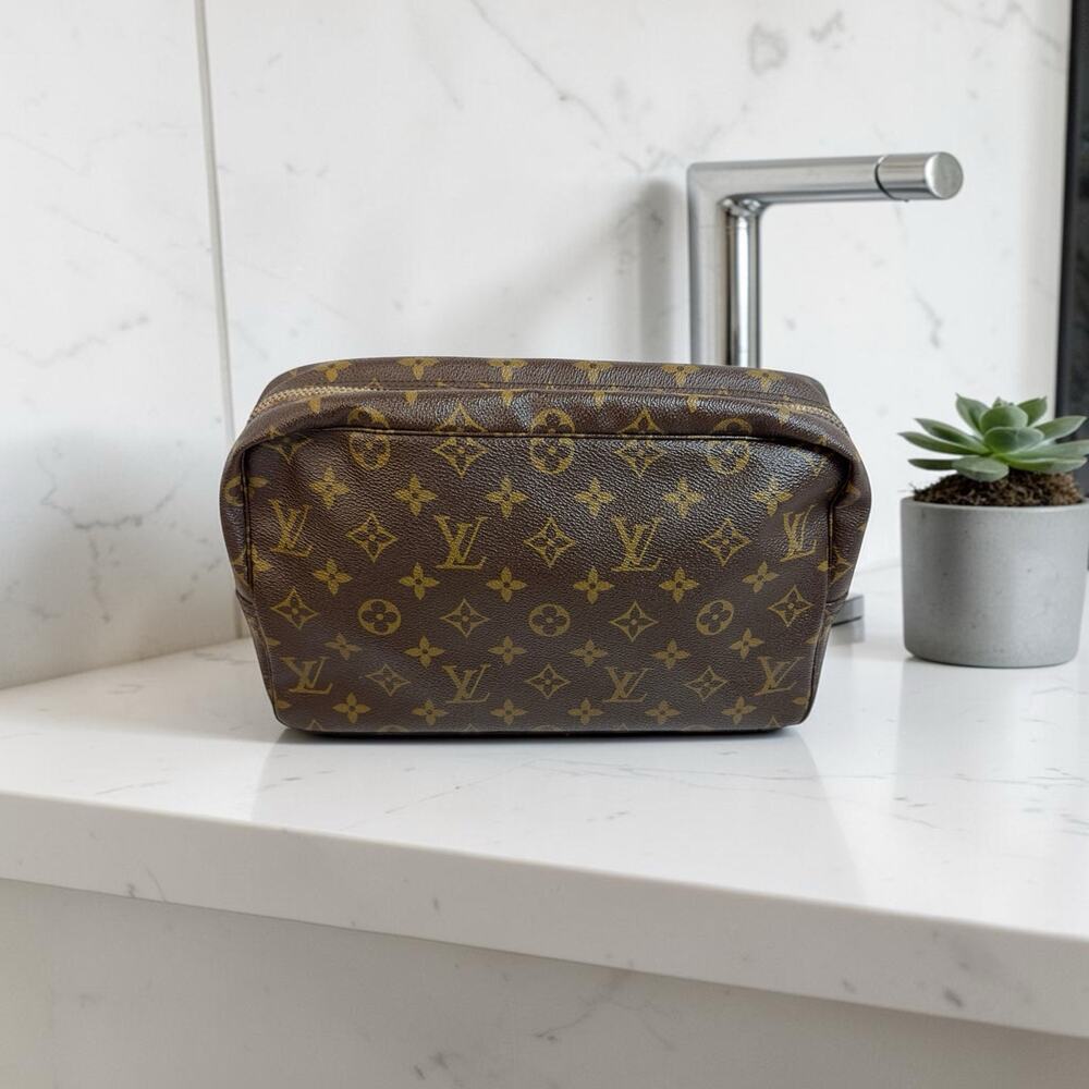 Louis Vuitton Trousse 28 Vintage Monogram Toiletry Cosmetic Pouch w/Dust Bag